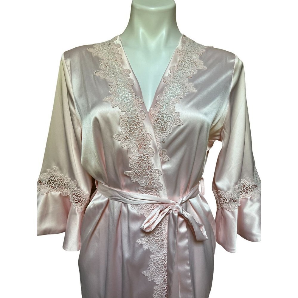 Le Rose Pink Satin Bell Sleeve Kimono Robe Women's XS/S Lace Trim
